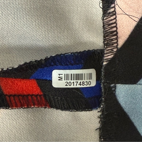 Tommy Hilfiger Sleeveless Striped Crepe Scuba Dress. Size 8 - Picture 10 of 11